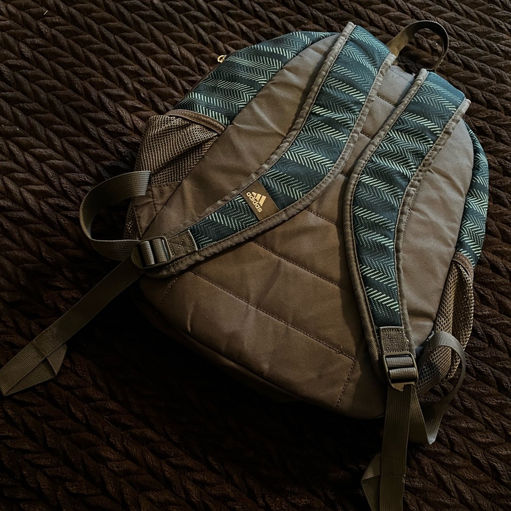 Adidas duffle bag and backpack. - Picture 11 of 16